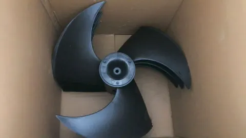 Plastic Axial Flow Fan Blade - 496*143-12 Bore